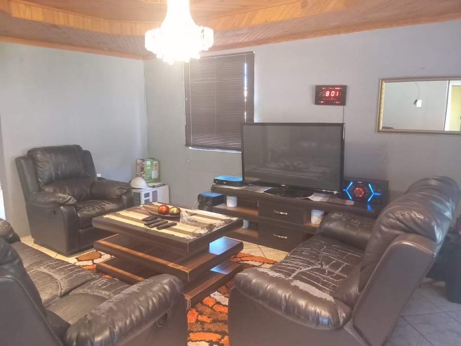2 Bedroom Property for Sale in Kwa Nobuhle Eastern Cape